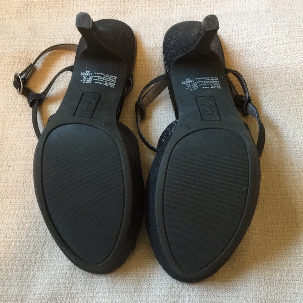 Shoes - Picture 6 of 7